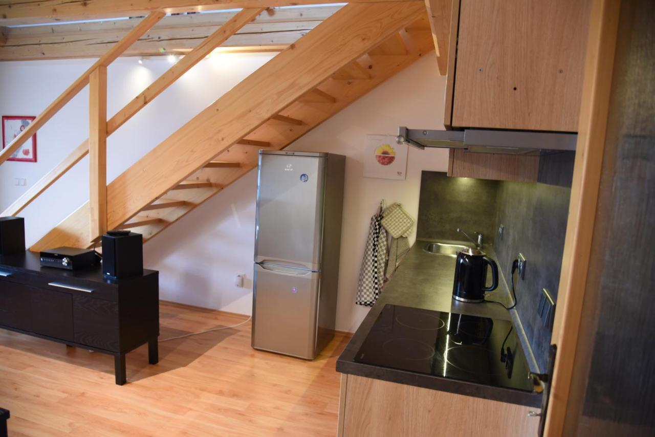 Apartman Mezi Kopci - Mid Hills Apartment Roudnice エクステリア 写真