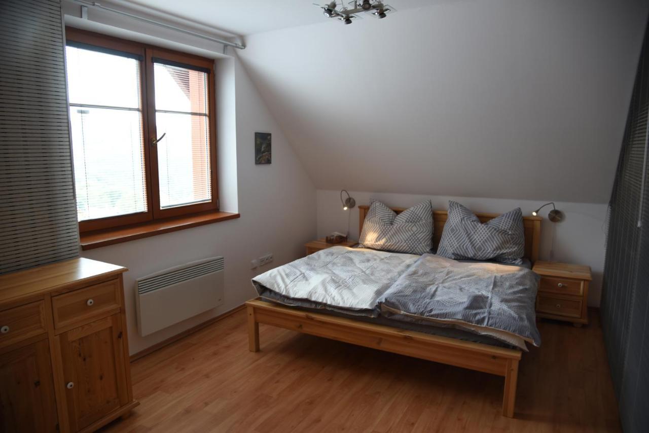 Apartman Mezi Kopci - Mid Hills Apartment Roudnice エクステリア 写真